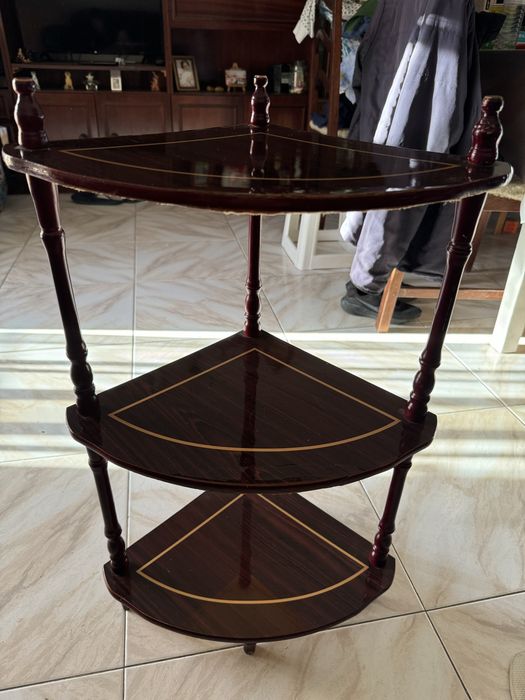 Movél de canto pequeno