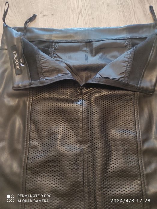 Продам спідницю з екошкіри