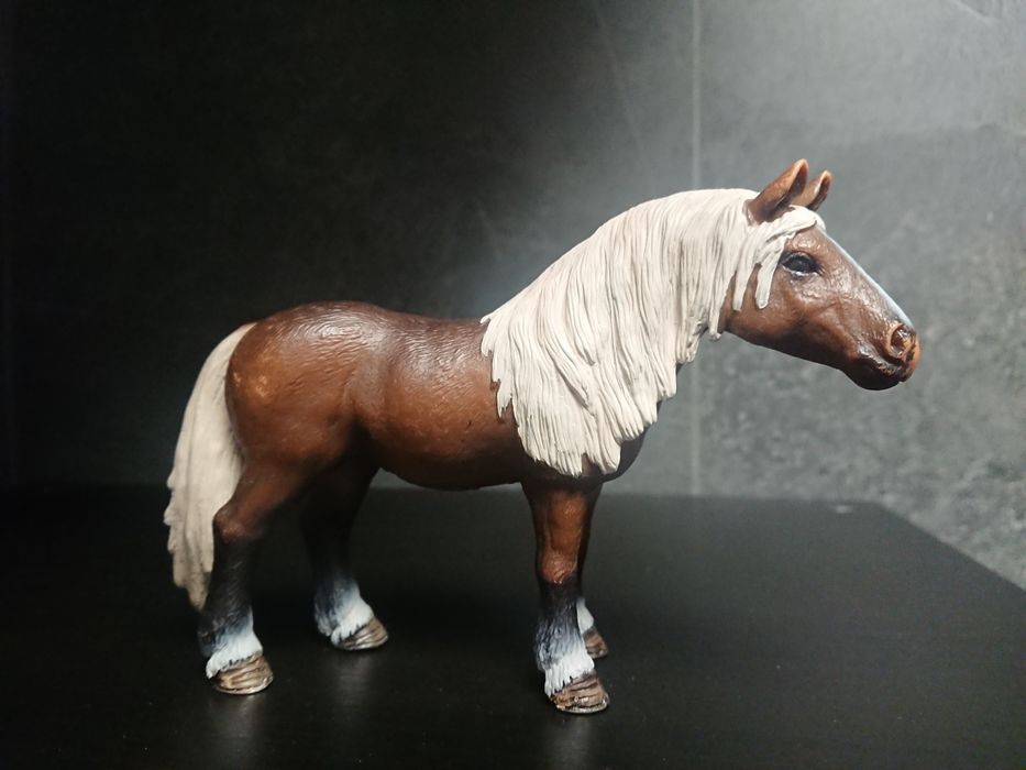 Лошадь Schleich Шварцвальдская кобыла, раритет, коллекционная фигурка