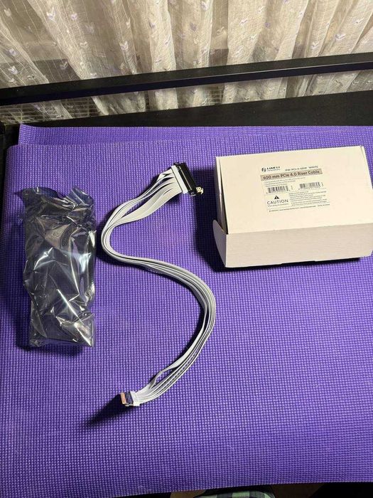 Lian Li Li PW-PCI-4-60W PCIE4.0 riser cable, white - 60 cm