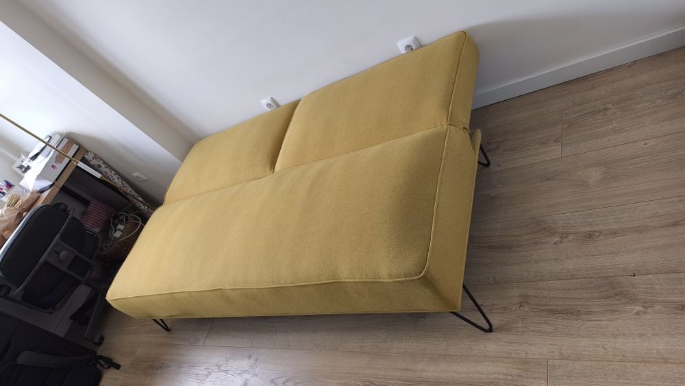 Sofá cama amarelo-mostarda