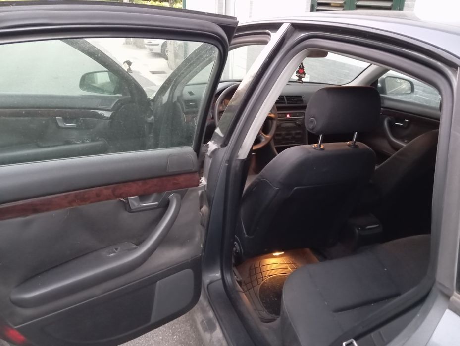 Vendo material Audi A4 B6