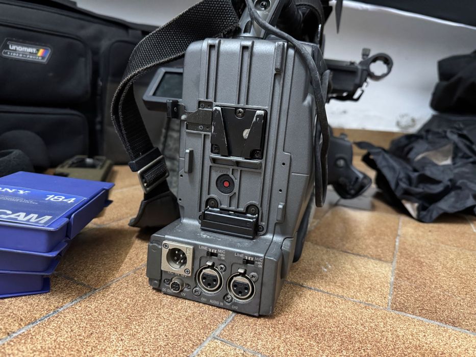 Câmera Sony DSR-250P + Acessórios