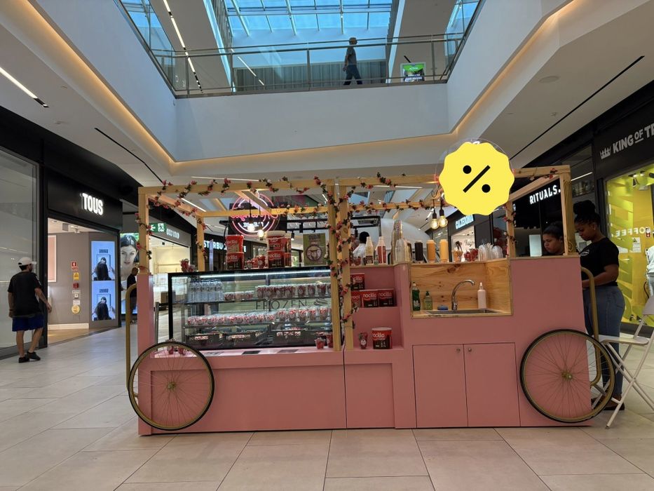 Vende-se Quiosque Comercial Premium | 3,50 m x 1,50 m | vitrine refrigerada 580 L