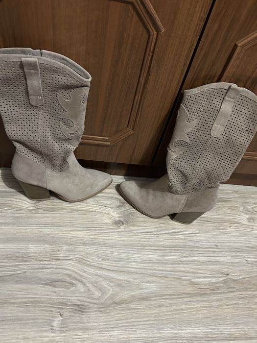 Sprzrdam Buty botki saway