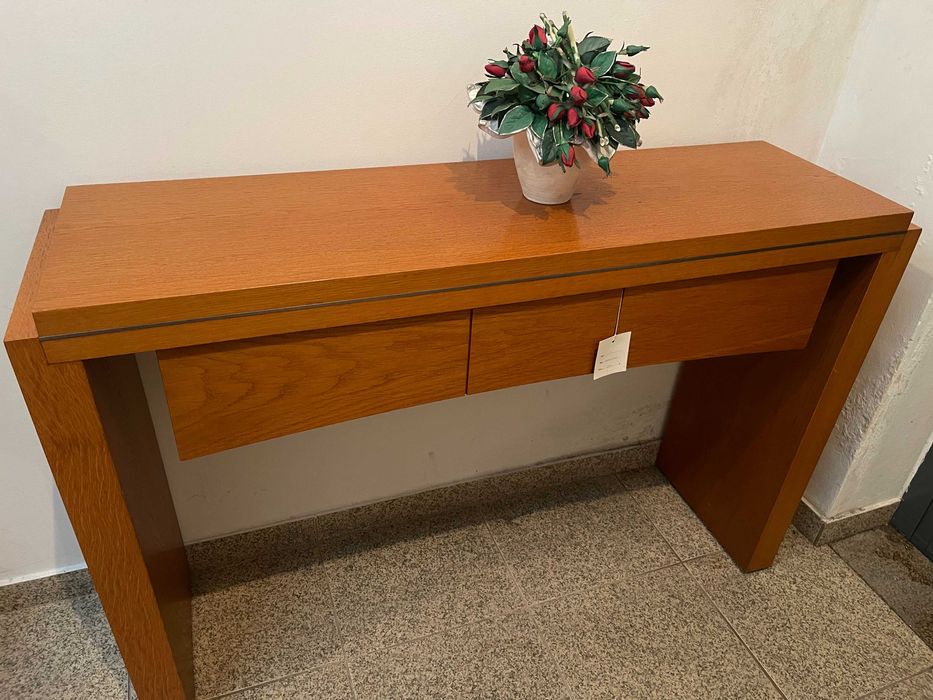 Consola de entrada em madeira