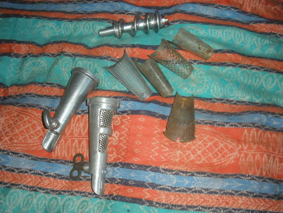 Для сада-огорода, новая соковыжималка-приставка к мясорубке ,  СССР.