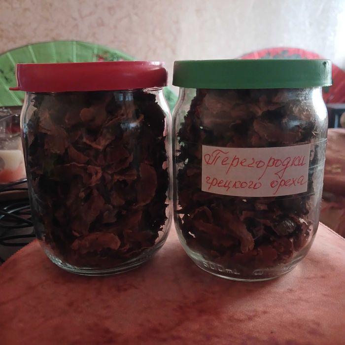 Грецкие орехи с дачи, скорлупа для печного отопления, перегородки