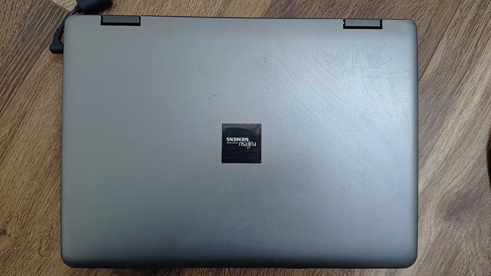 Laptop Fujitsu Siemens V5505 – sprawny, działa, zasilacz | tani