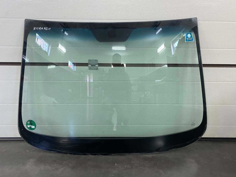 Скло лобове стекло лобовое SsangYong Korando 2010-2017р. 7911034000