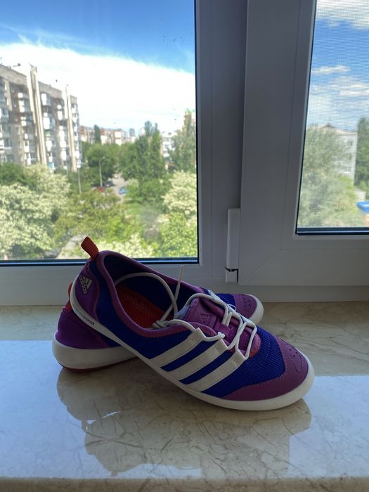 Фірмові кросівки Adidas