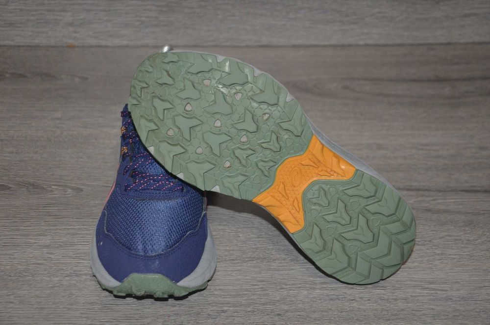Продам кросівки Фірма ASICS.