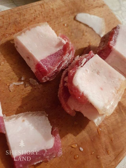 Будинки та земельні  ділянки в Шешорах