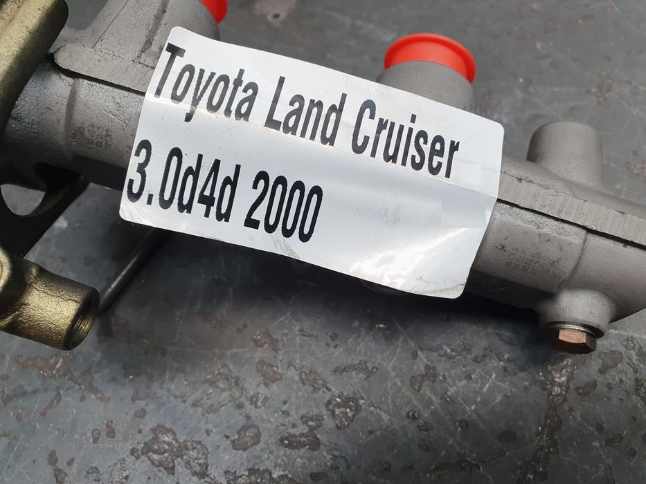 Bomba central dos travões TOYOTA Land Cruiser 90 (_J9_)