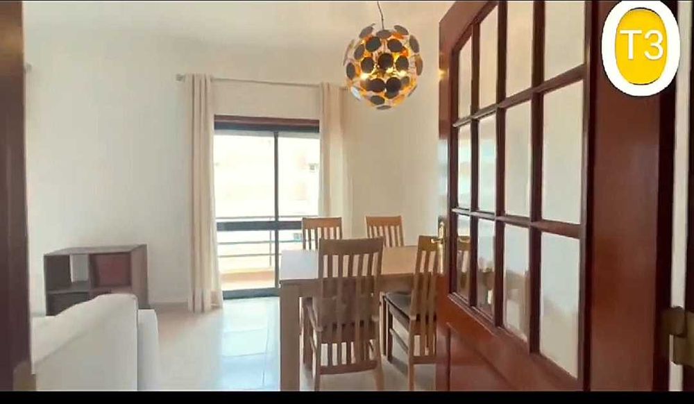 RENDA ANUAL: Elegante T3 com 5 Varandas | Quinta do Rodrigo, Portimão