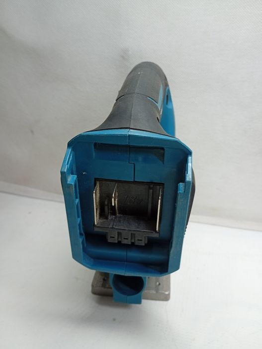 Wyrzynarka Makita JV183D