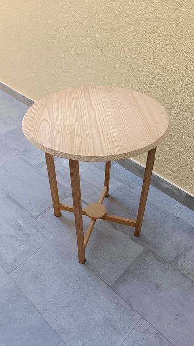 Mesa de Apoio Redonda em Madeira + Capa (Oportunidade )