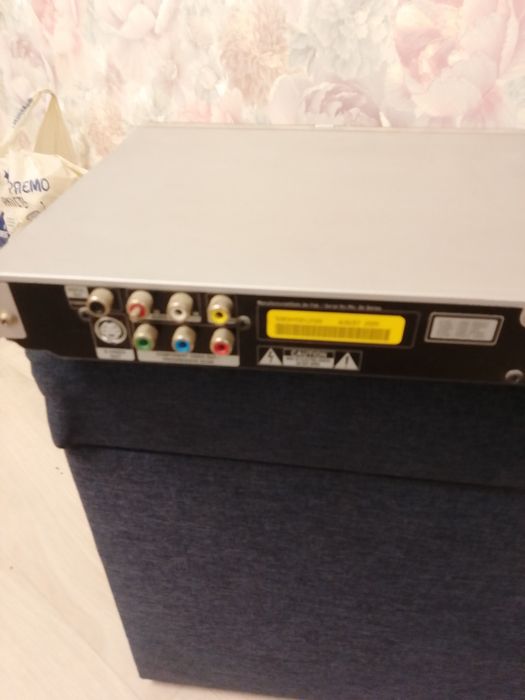 DVD програвач LG ds563x