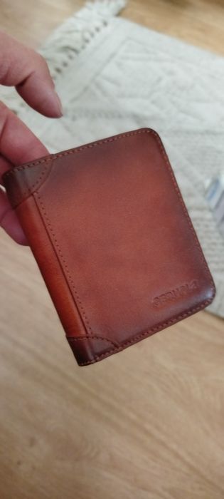 Carteira em pele genuína