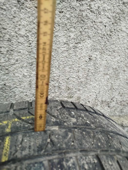 Komplet opon zimowych 255/60R17