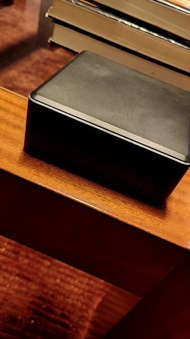 Mini PC com todos os dispositivos necessários