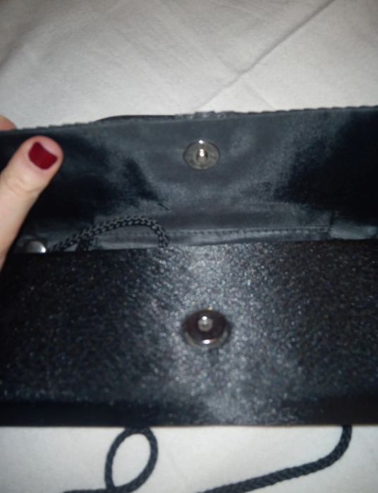 Mala pochete de cerimónia preta com cristais brilhantes