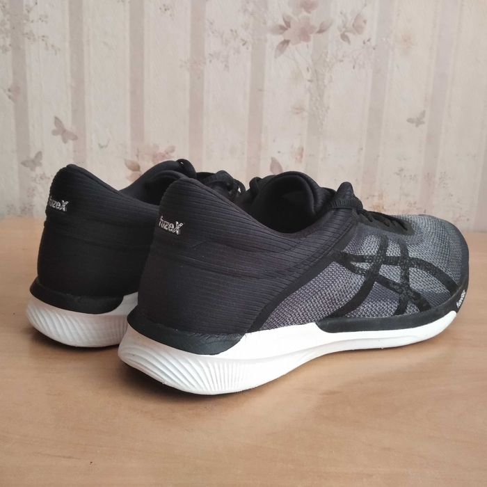 Profesjonalne buty biegowe ASICS FUZEX RUSH  roz.eu-39.5