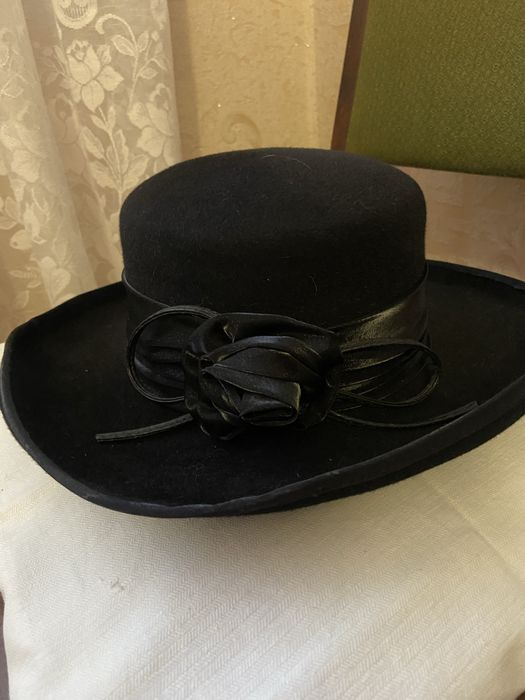 Продам шляпу очень модную красивую