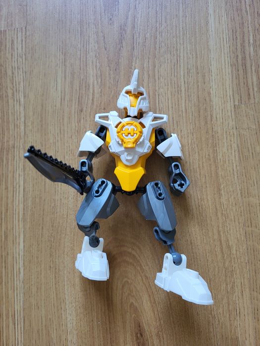 FIgurka z serii LEGO Hero Factory
Używana, stan bardzo dobry.
Możliwoś