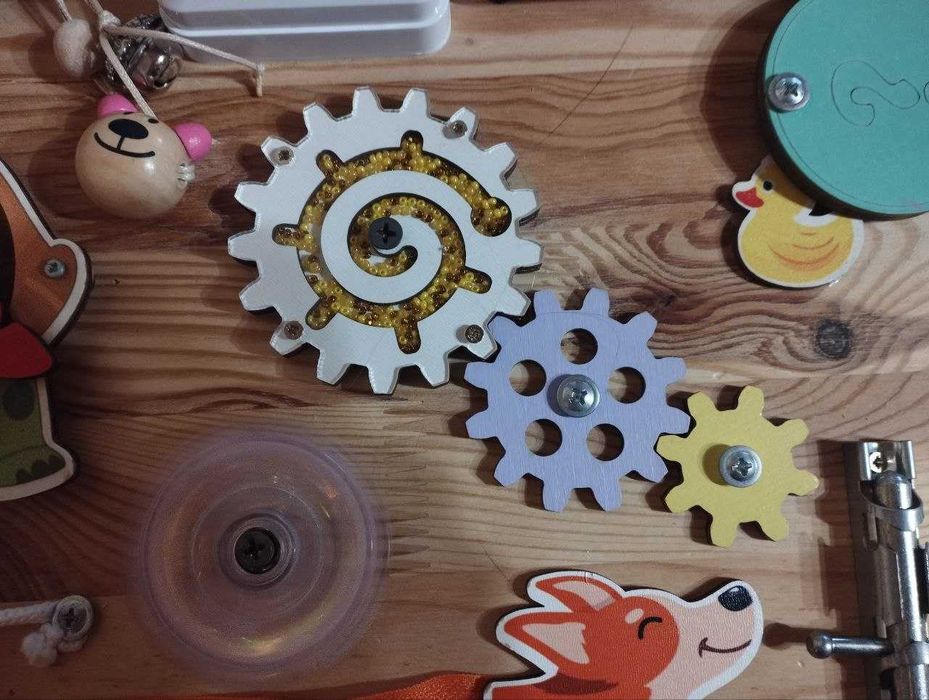 Бізіборд Розвиваюча іграшка