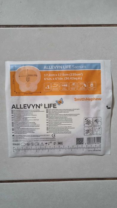 Allevyn Sacrum 17,2 × 17,5 cm  opatrunki przeciwodleżynowe 5 sztuk