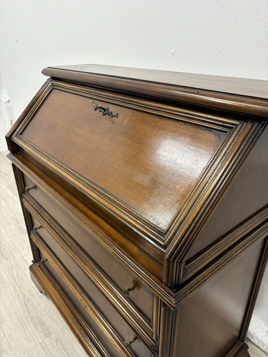 Piękny solidny sekretarzyk z szufladami