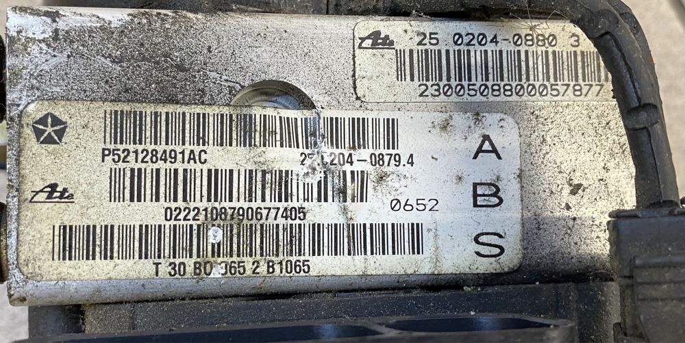 Jeep Cherokee Liberty pompa hamulcowa ABS 3.7 V6