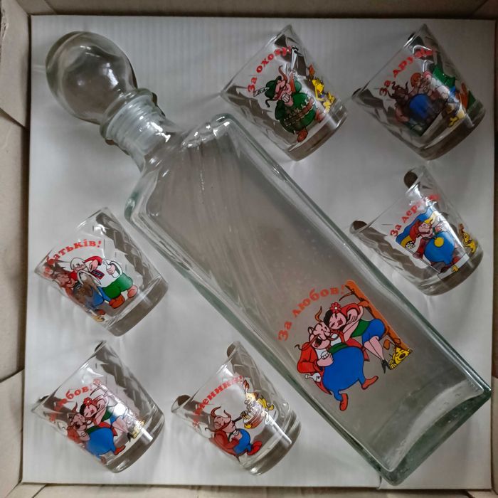 Подарунковий набір Графин 500мл + 6 чарок з тостами