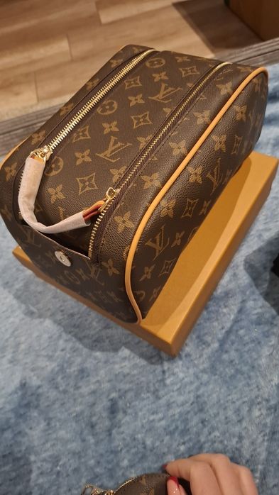 Kosmetyczka LV nowa z pudełkiem, idealna na prezent