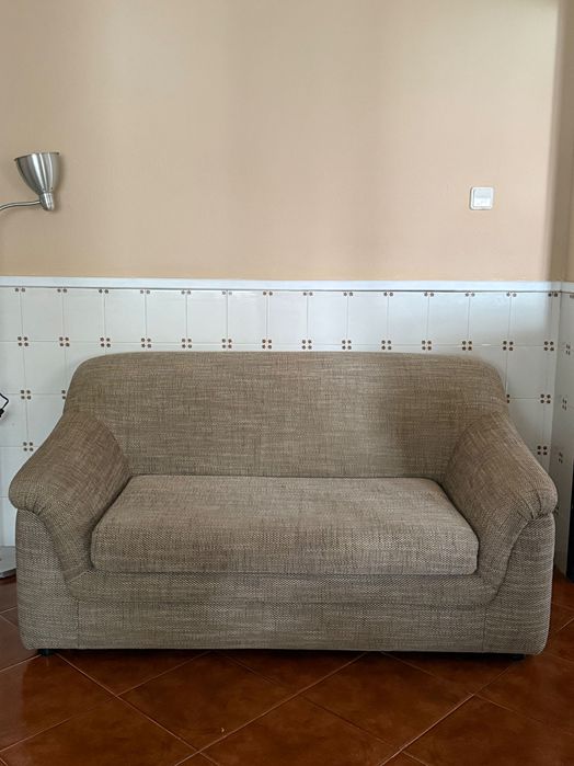 Sofá de 2 lugares + poltrona