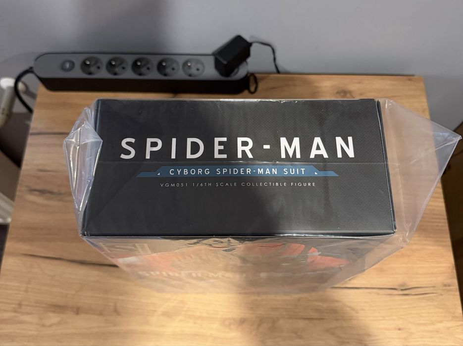 Hot toys spider man Marvel Cyborg