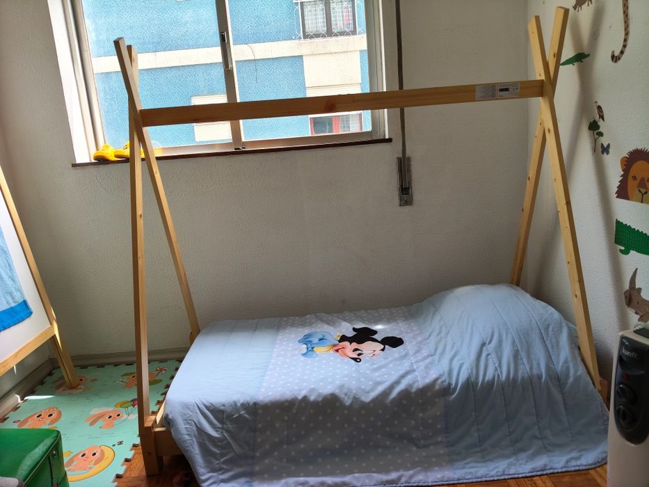 Cama de bebê/ criança