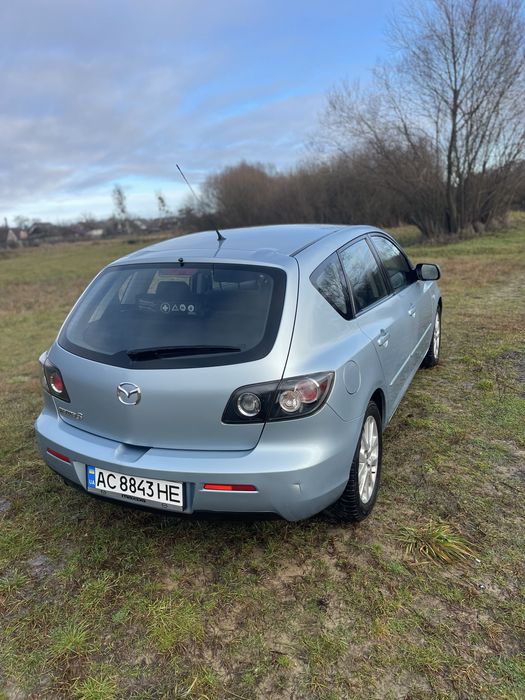 Продам своє авто Mazda 3 1.6 бензин/механіка 2008 рік