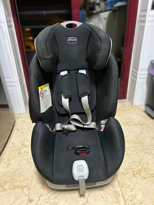 Vendo 3 peças:cadeira Chicco auto isofix, cadeira alimentação e cadeira transporte até 12 anos