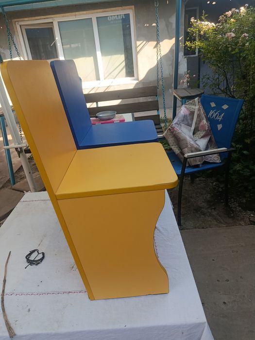 Продам 2 стула в паре