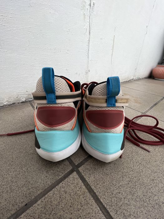 Buty Nike Signal DM/S/X