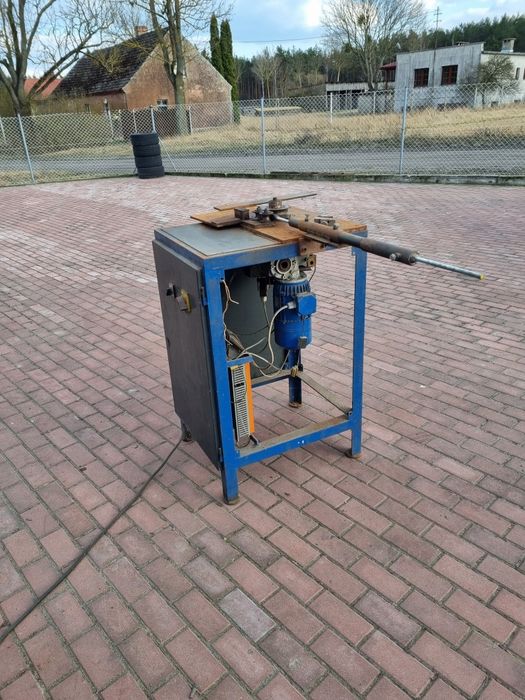 Giętarka do rur o różnych rozmiarach