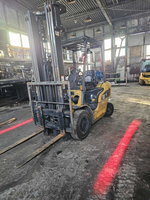 Wózek CAT 2500kg opony terenowe przednie 2019r  dowóz