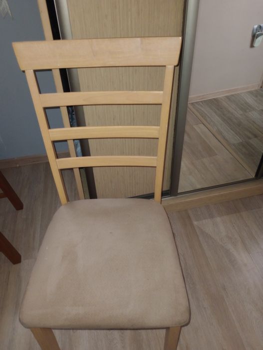 Krzesła meblowe jasne