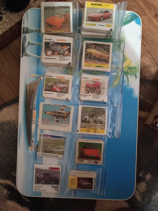 Продам вкладыши,наклейки и т.д