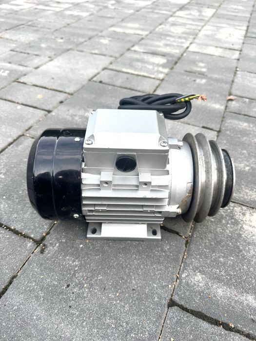 Silnik elektryczny 0,37kW 1596 obr/min do wiertarki