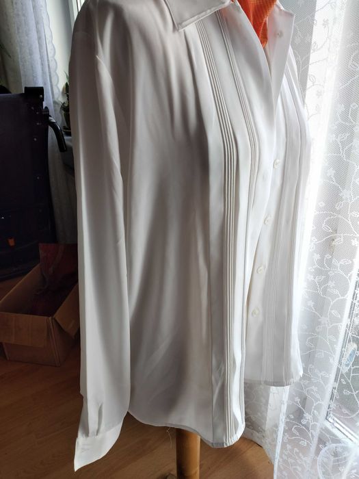 Klasyczna elegancka bluzka biała z ozdobnymi stebnówkami R12,44, XXL.