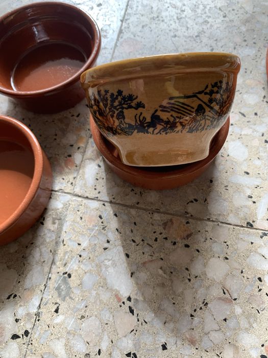 Tacho em barro pintado