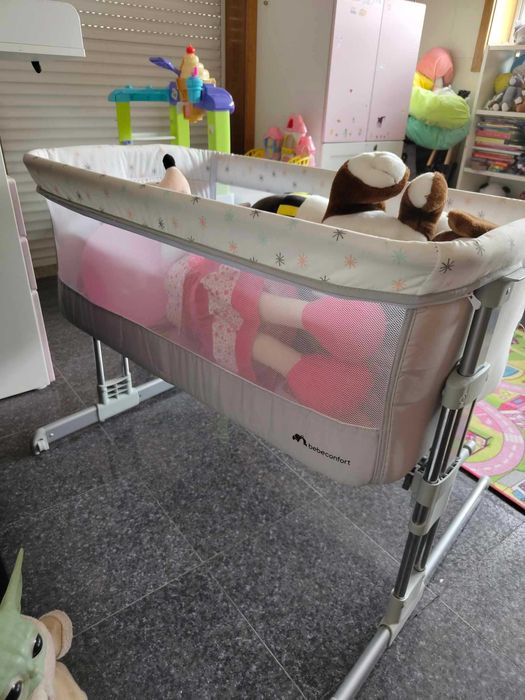 Berço Bébé almofadado/seguro em muito bom estado